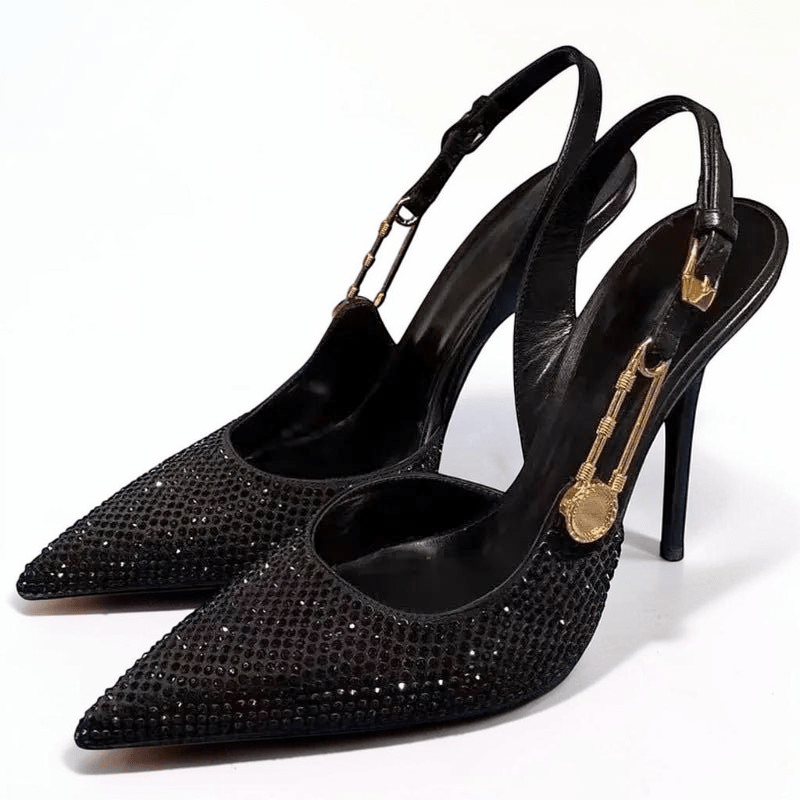 Black heel with ankle strap closed toe - Dikova