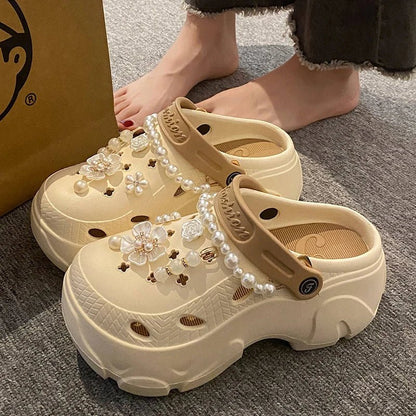 Coquette pearl flower clogs - Dikova